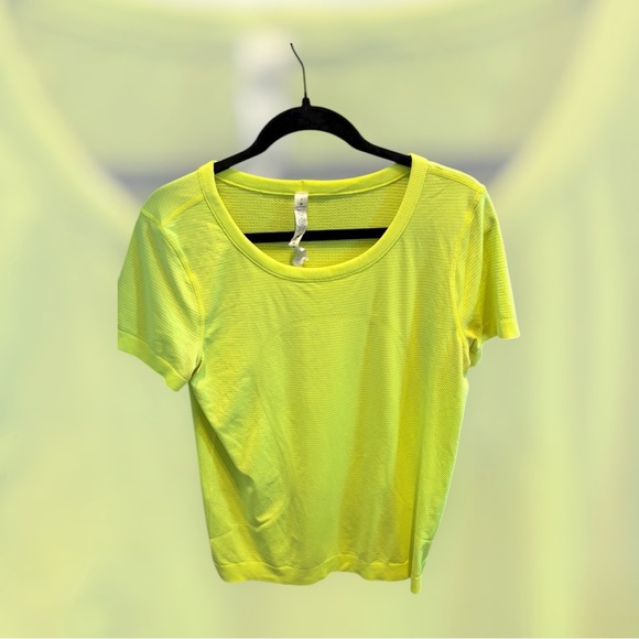 Lululemon Swiftly Tech Short Sleeve
RayRay - Picture 3 of 6